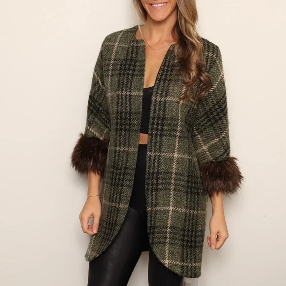Vintage Wool Plaid Open Front Coat with Faux Fur Cuffs - Picture 3 of 5